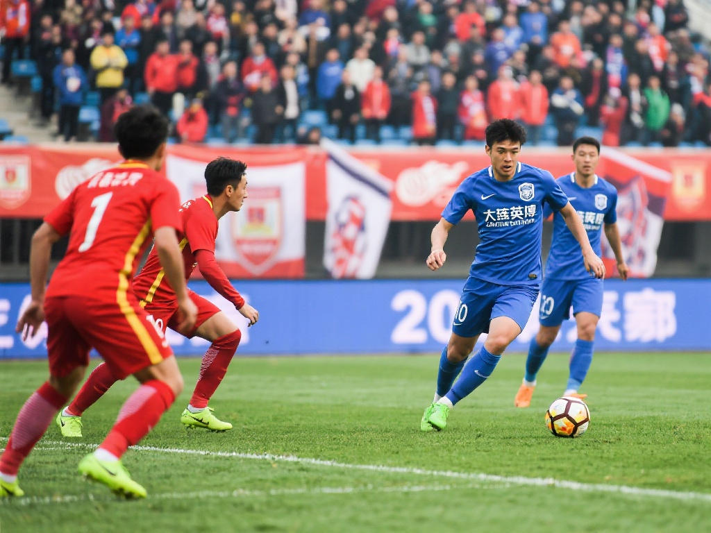 大连英博主场力克长春亚泰勇夺关键胜利
